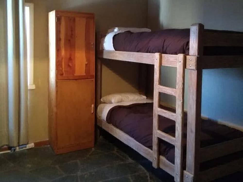 Shared Dormitory, 4 Beds, Private Bathroom photo 2