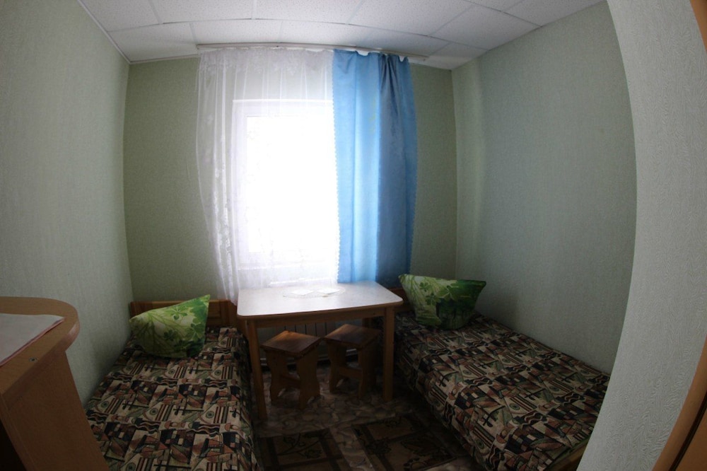 Economy Twin Room photo 3