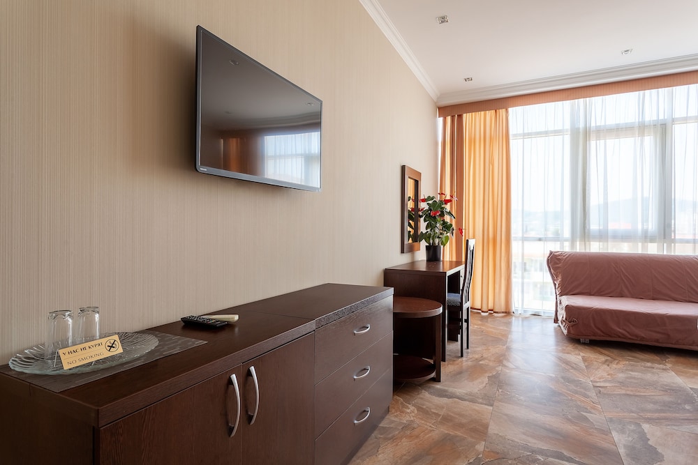 Superior Triple Room photo 3