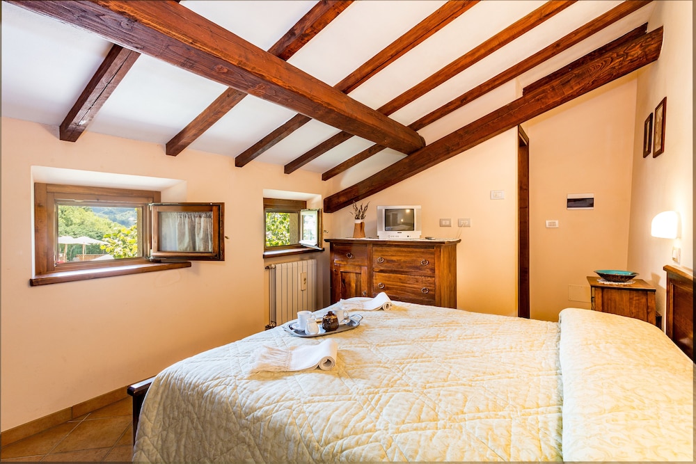 Villa, 6 Bedrooms photo 2