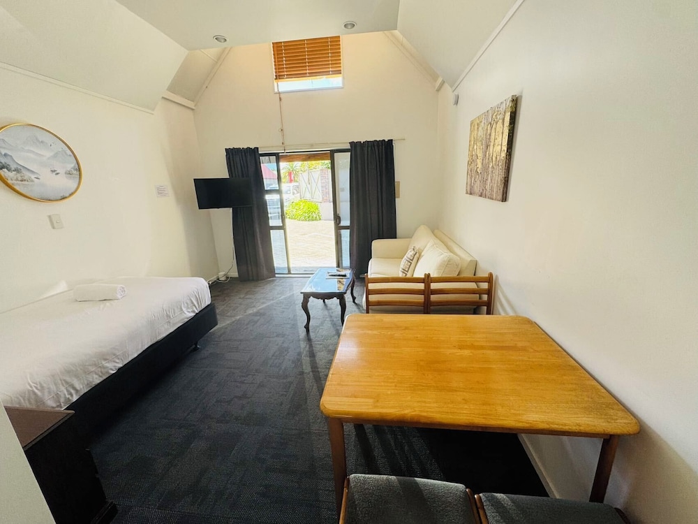 Standard Suite, 1 Bedroom, Hot Tub photo 1