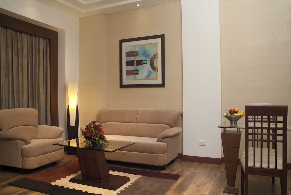 Deluxe Suite, City View photo 3