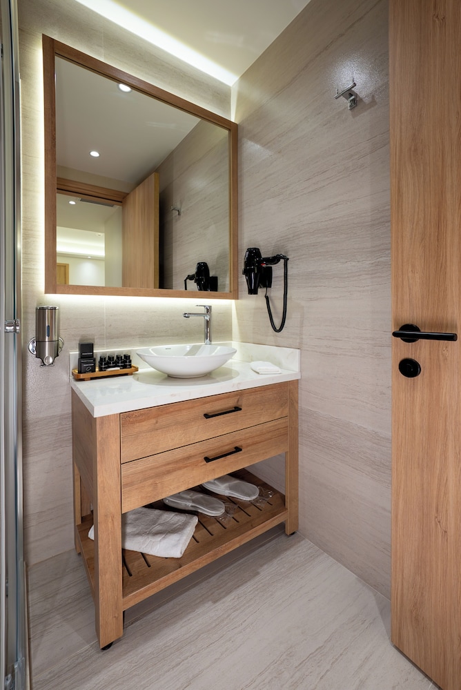 Deluxe Double Room, Balcony, Sea View photo 3