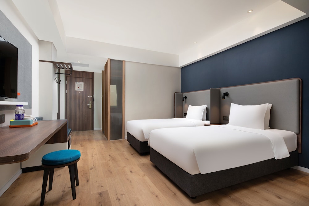 Standard Room, 1 King Bed photo 1