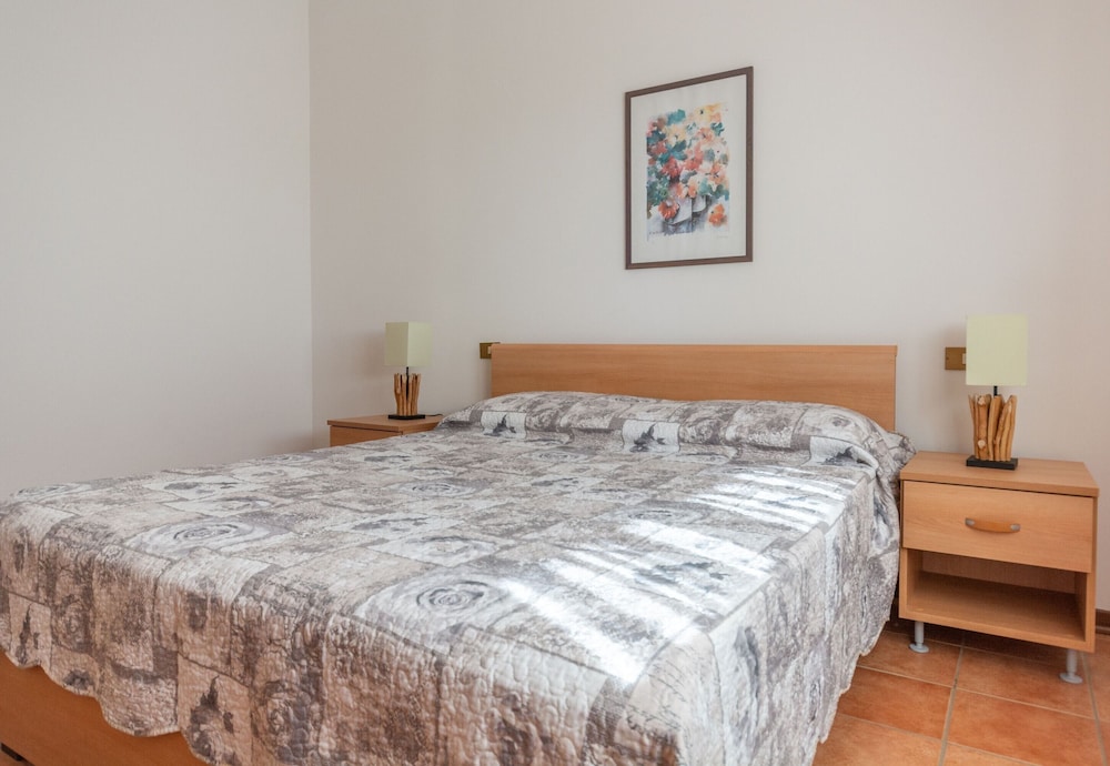 Family House, 2 Bedrooms, 2 Bathrooms, Sea Facing (Albarella V3 3) photo 1