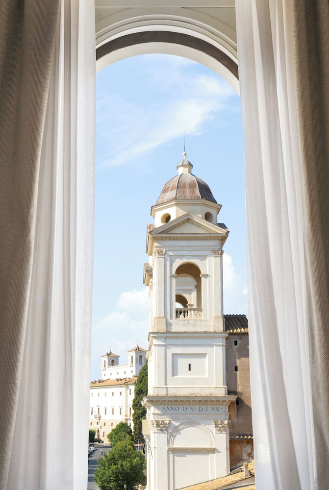 Panoramic Suite, Balcony, City View thumbnail 6