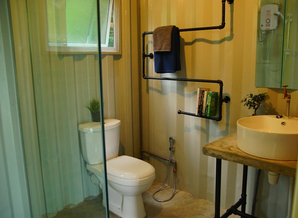 Medium Room photo 2
