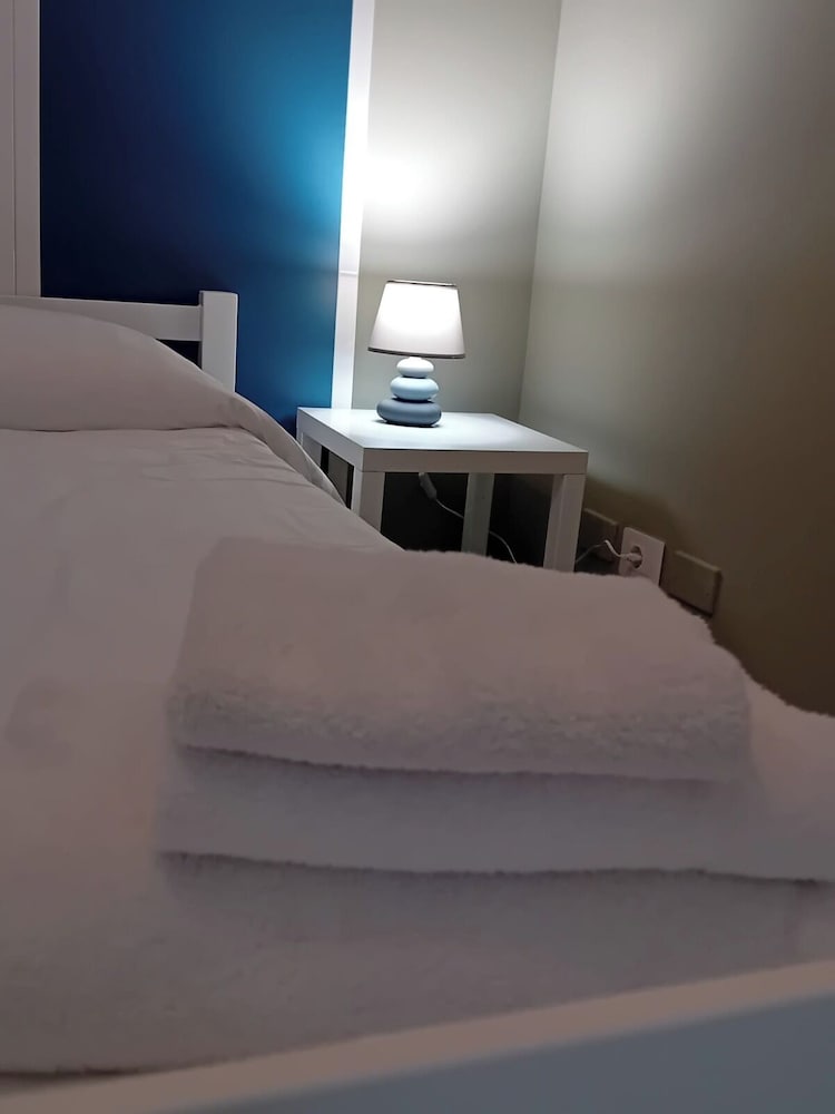 Twin Room, Men only, Private Bathroom photo 2