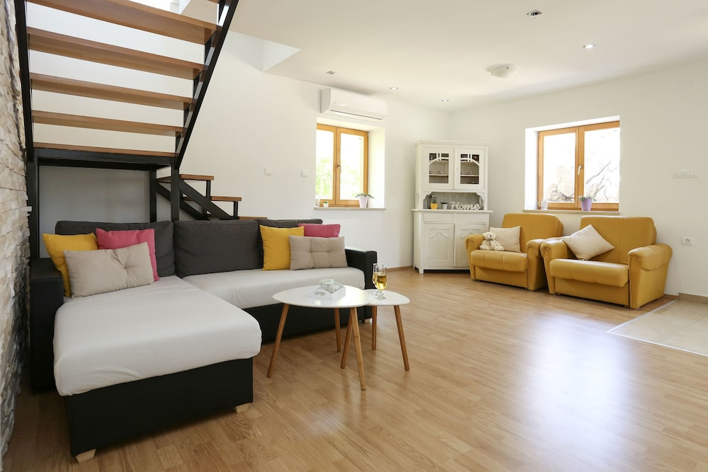 House photo 2