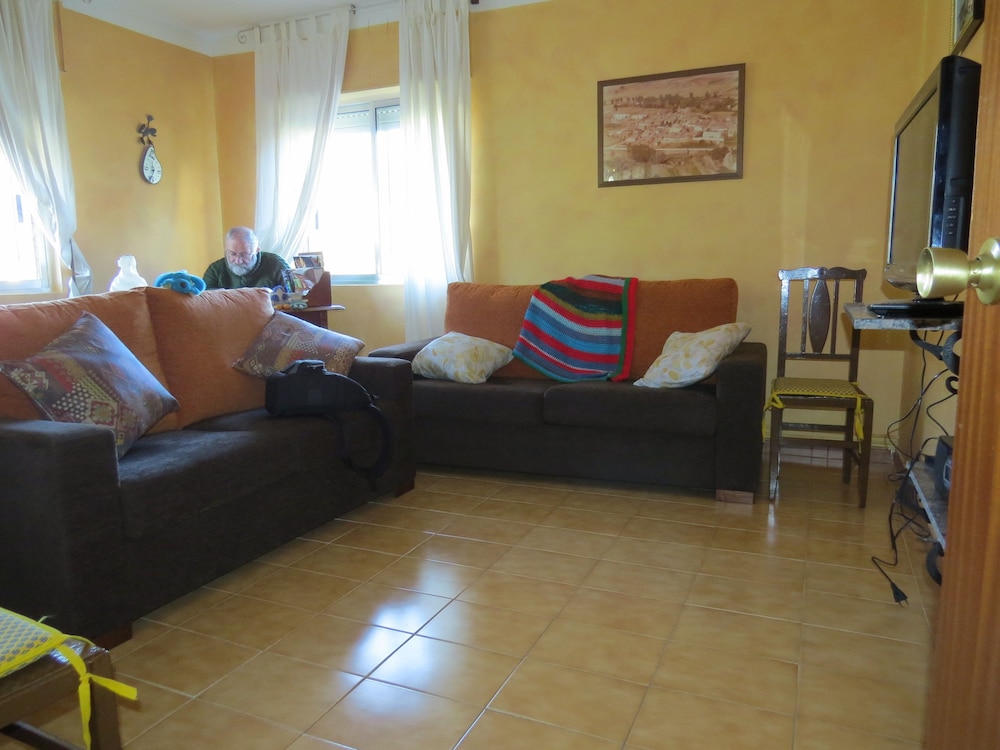 Traditional House, 3 Bedrooms photo 2