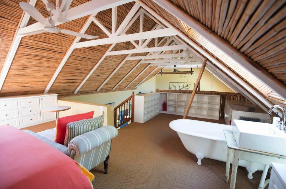 Comfort House, Private Pool (The Bolt Hole)
