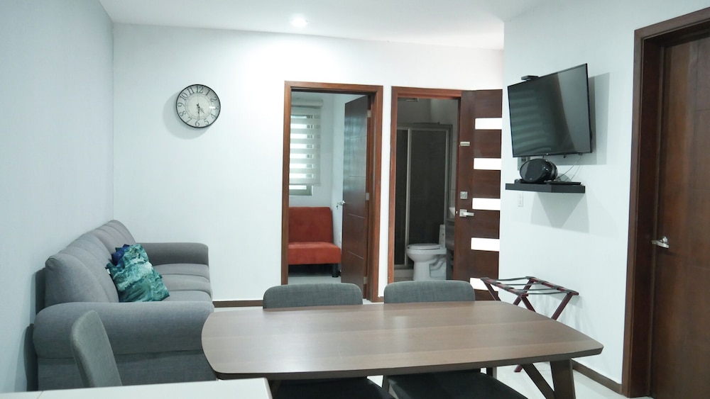 Family Apartment, 3 Bedrooms photo 2