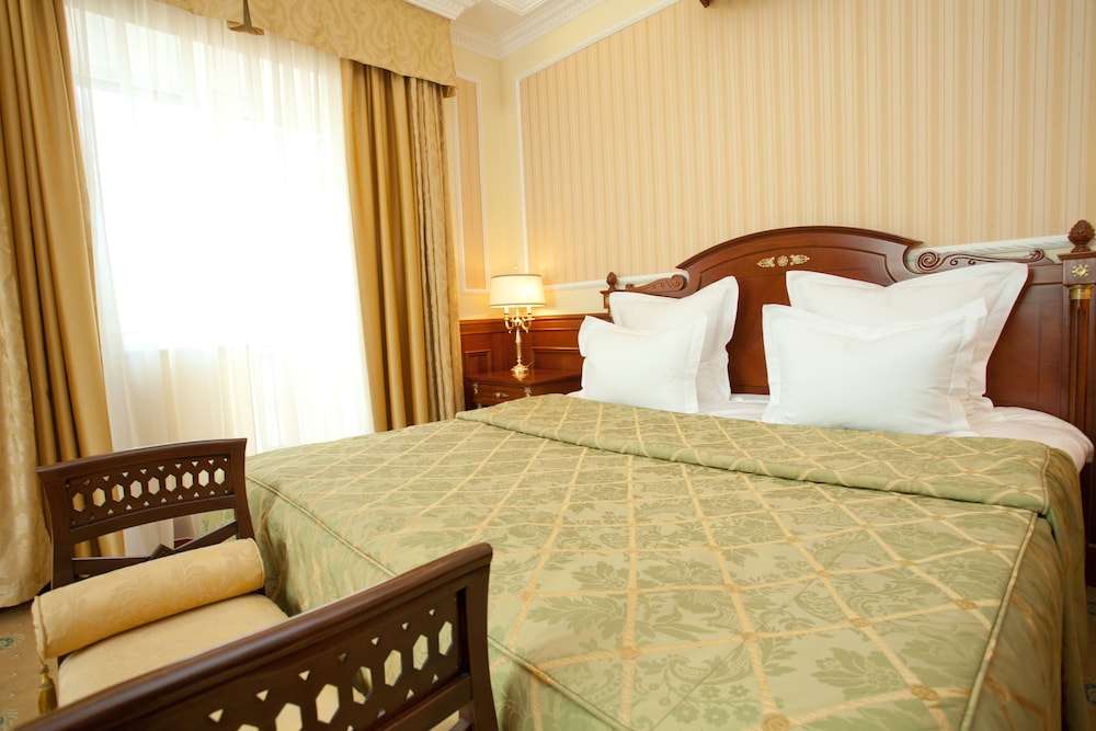 Suite, River View