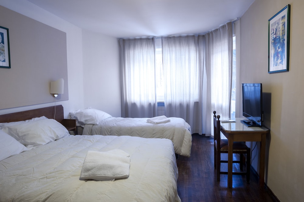 Classic Triple Room, 1 Bedroom photo 1