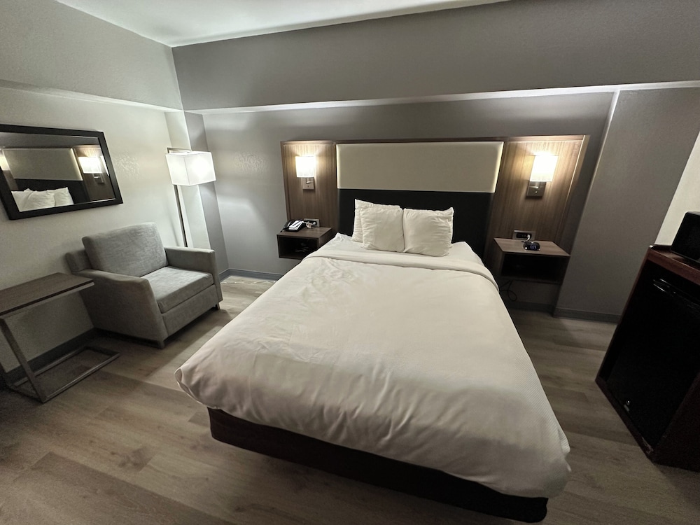 Room, 1 King Bed, Accessible, Non Smoking - Photo 2