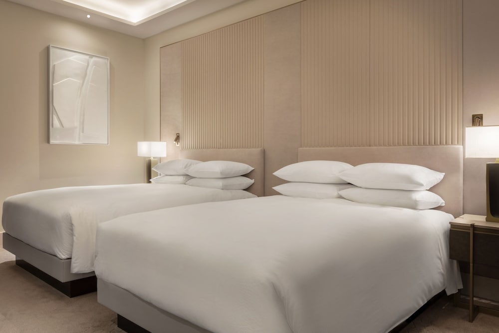 Deluxe Room, 2 Double Beds, Non Smoking, Courtyard View