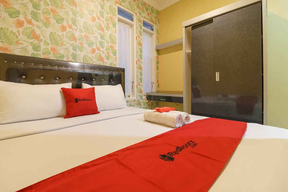 Double Room (Reddoorz) - Photo 4