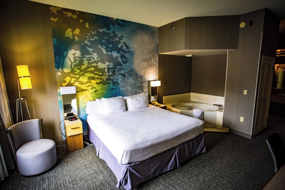 Room, 1 King Bed - Photo 8