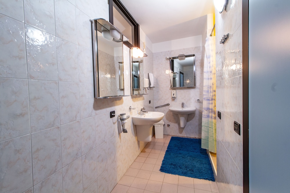 Economy Triple Room, Shared Bathroom, Annex Building photo 3