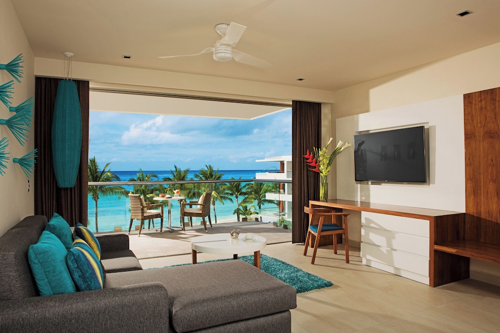 Preferred Club Superior Junior Suite Ocean View King