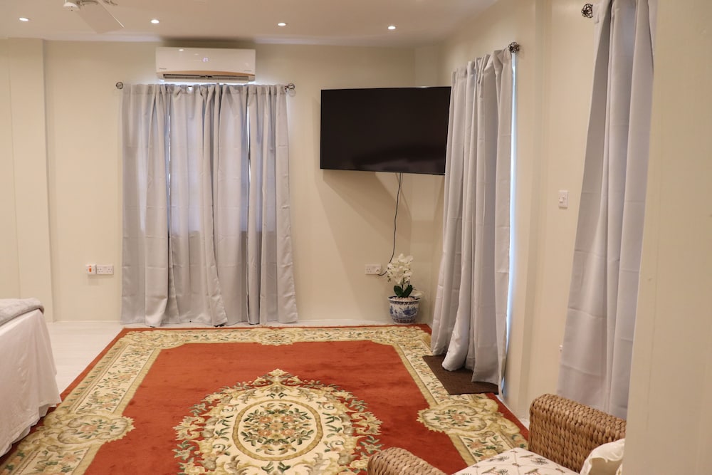 Family Apartment, 2 Bedrooms, Ocean View photo 3