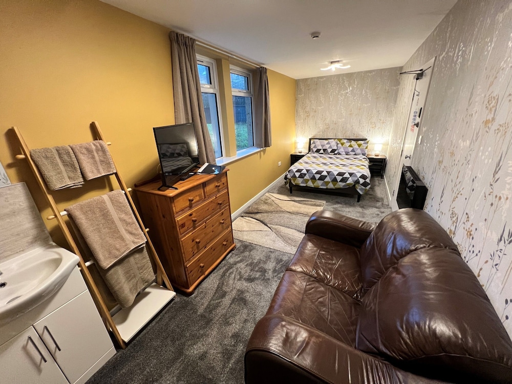 Basic Double Room, Shared Bathroom (Annex) photo 3