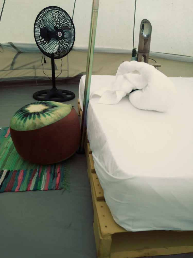 Presidential Tent, 1 King Bed, Non Smoking, Bathtub photo 3