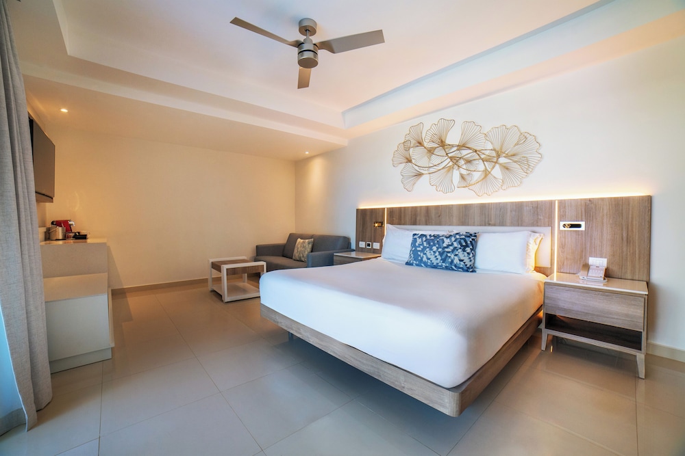 Luxury Swim out Room Diamond Club