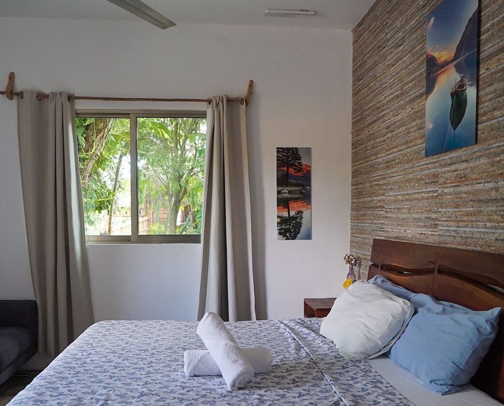 Classic Room, Refrigerator, Garden View