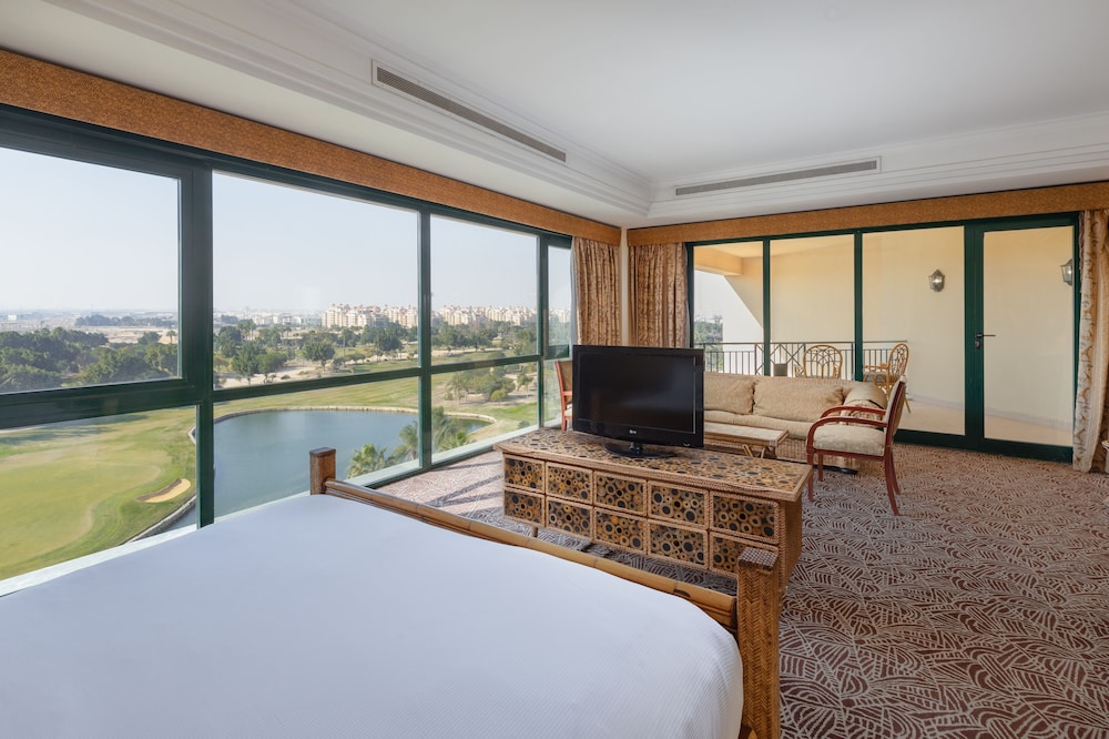 Executive Suite, 1 King Bed (Safari)