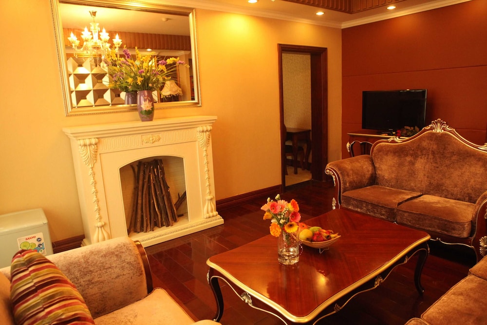 Suite, 1 King Bed photo 3