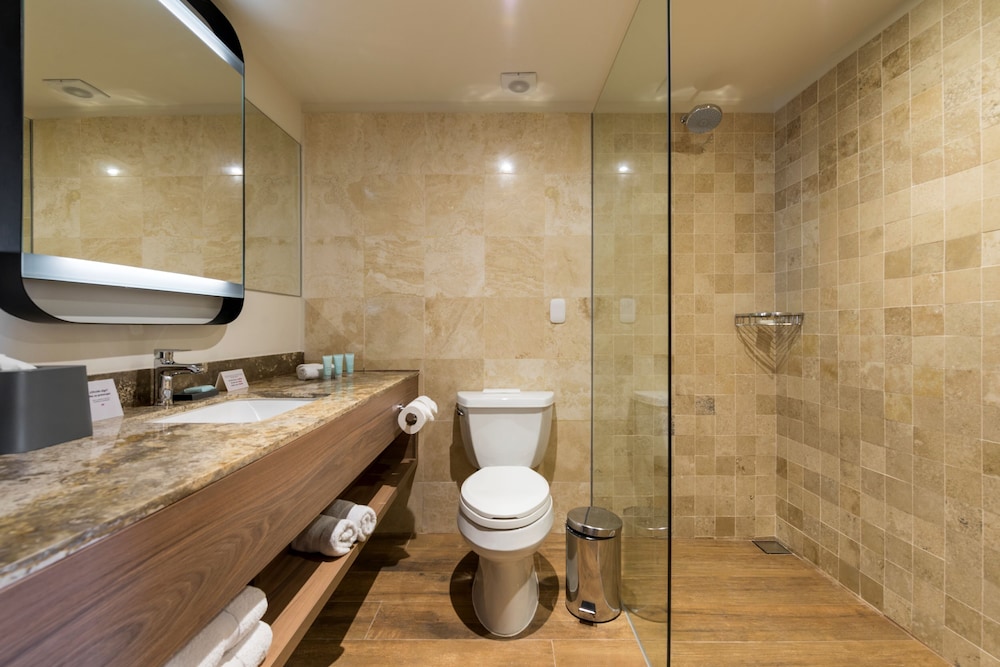 Premium Room, Multiple Beds, City View - Photo 12
