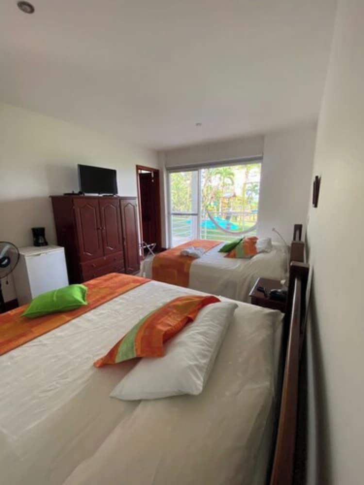 Standard Room, 2 Double Beds photo 3