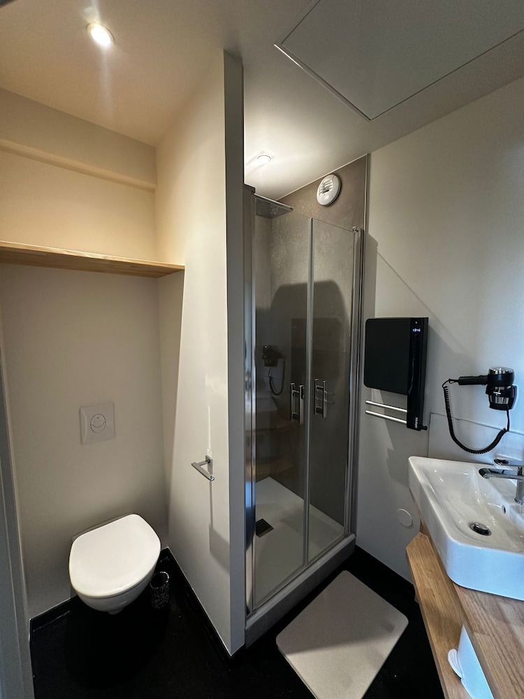 Comfort Room photo 2