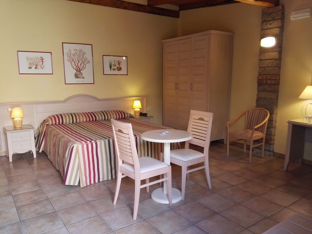 Superior Triple Room - Photo 5