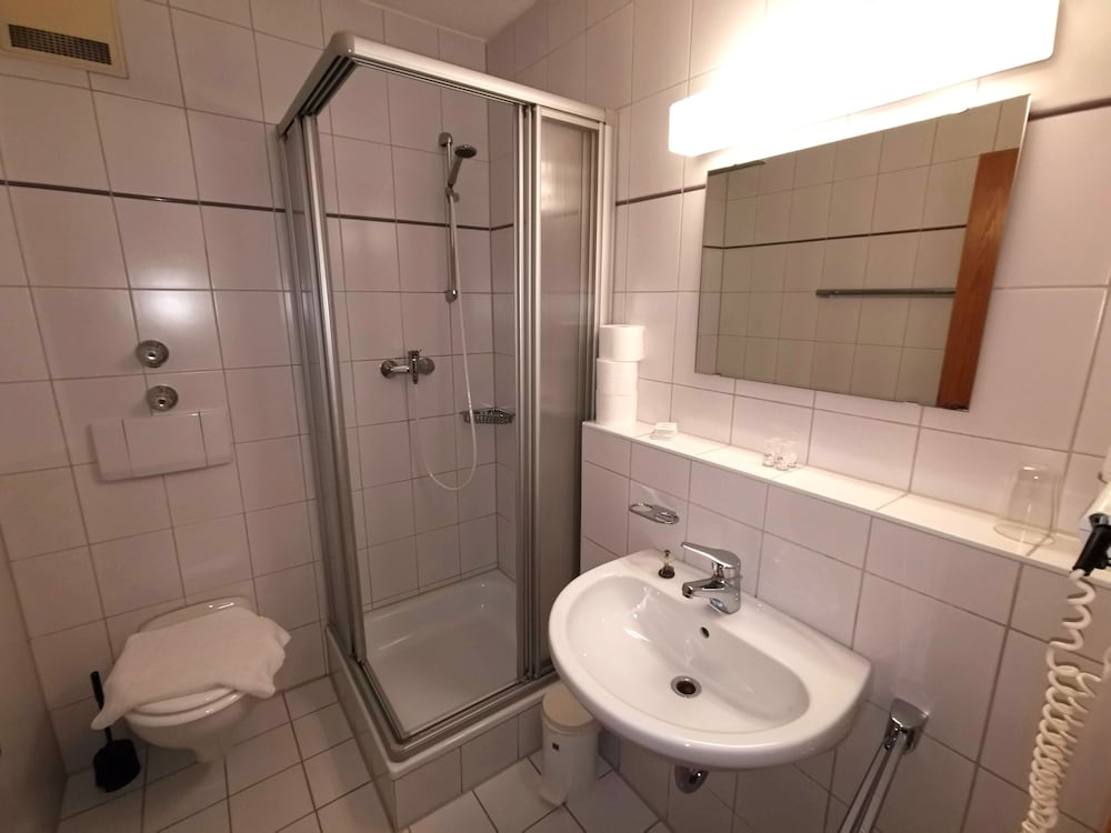 Double Room - Photo 9