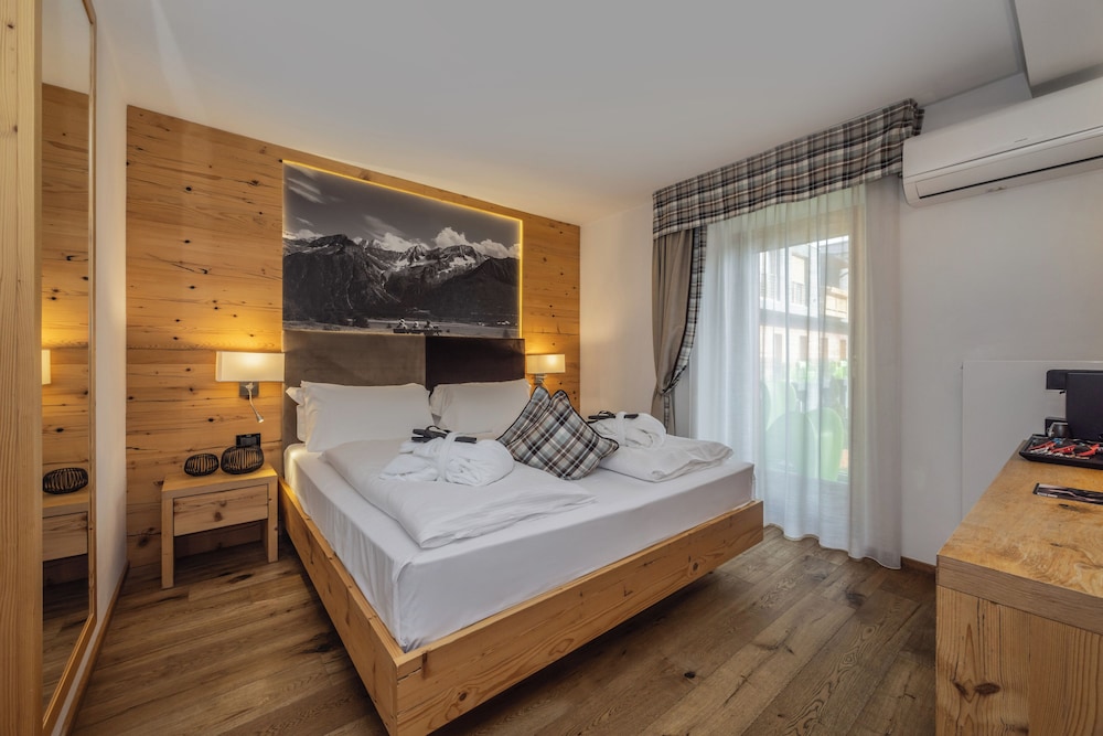 Dolomite Suite