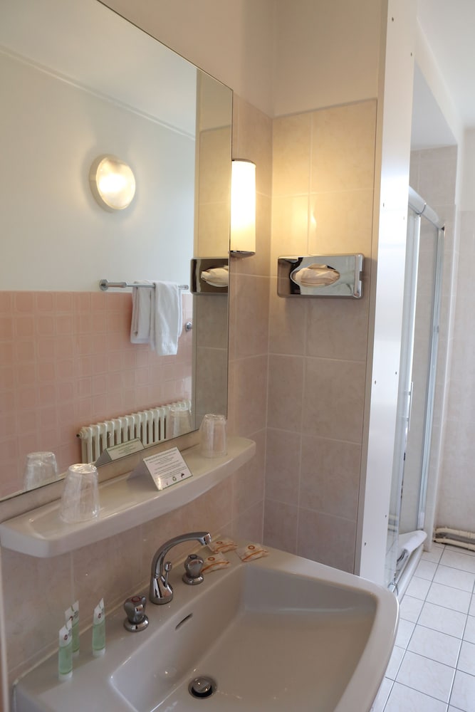 Junior Suite, Multiple Beds, Non Smoking, Bathtub (Larger Room;Twin bed on request) Junior Suite, Multiple Beds, Non Smoking, Bathtub (Larger Room;Twin bed on request)