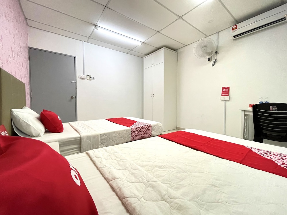 Twin Room, Shared Bathroom