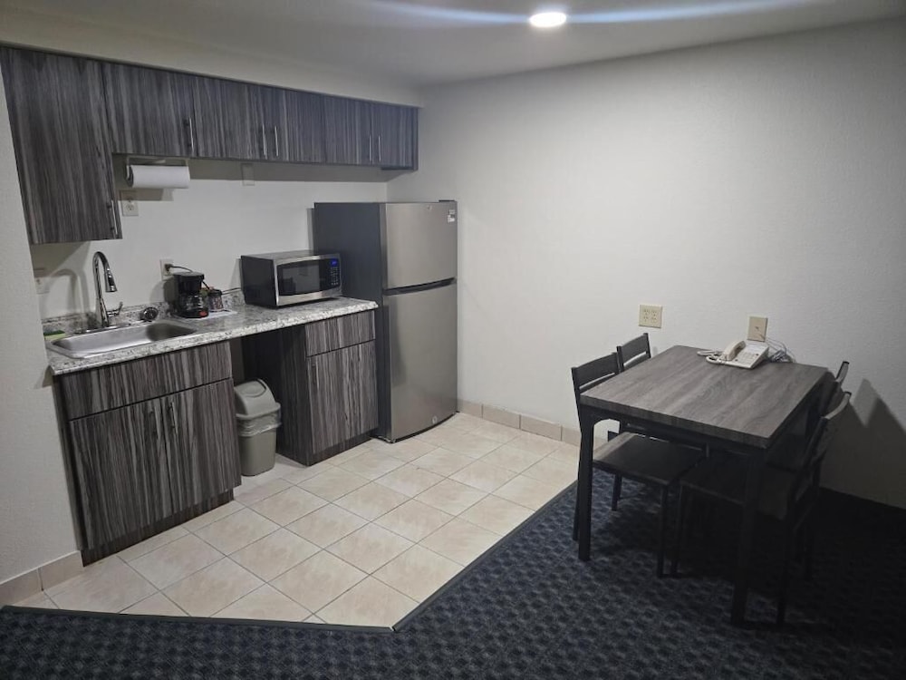 Deluxe Suite - Photo 3