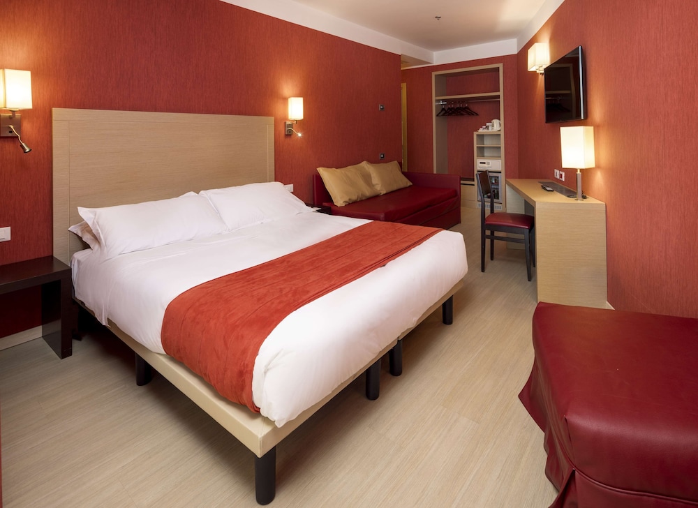 Family Room, 1 King Bed, Non Smoking (Bunk beds) - Photo 9