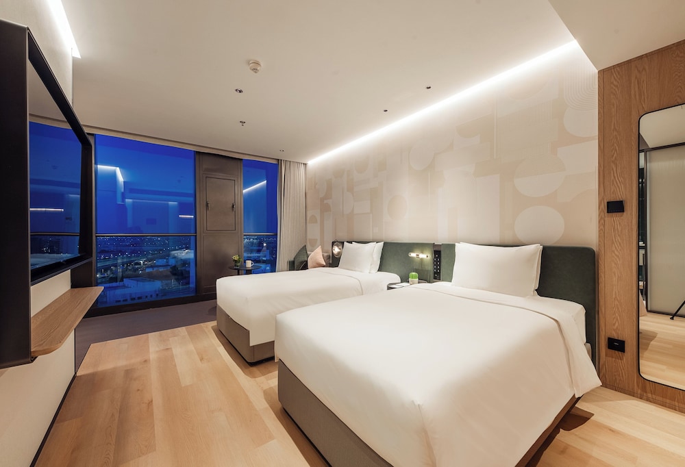 Standard Room City View Double Bed