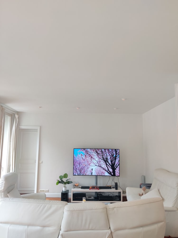 Eiffel Bliss (Use of 2nd room = Double rate to be paid on site + to be confirmed in advance) photo 3