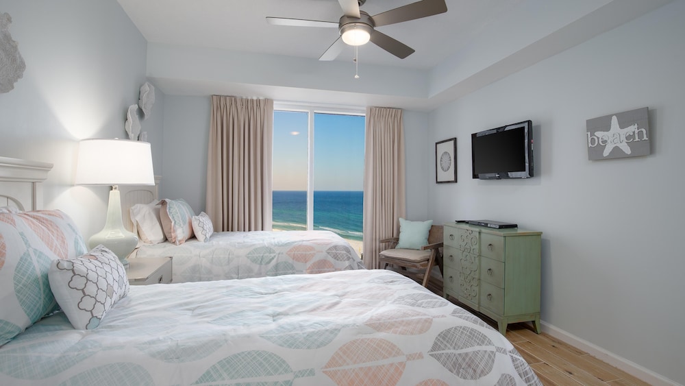 Condo, 1 King Bed With Sofa Bed (Westwinds 4791) photo 3