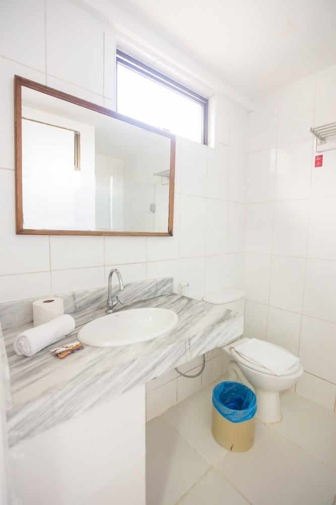 Twin Room - Photo 8