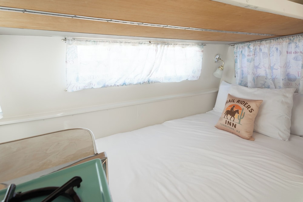 Economy Cabin