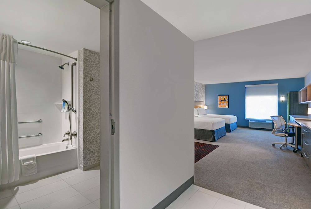 Studio, 2 Queen Beds, Accessible, Bathtub (Mobility & Hearing) - Photo 2