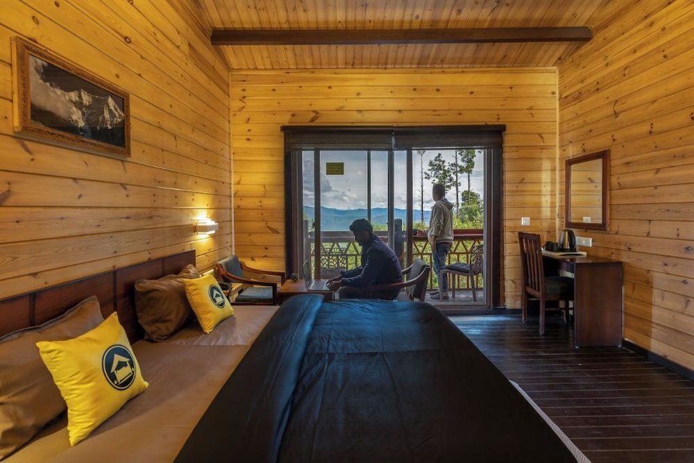 Superior Double Room with Balcony and Mountain View photo 2