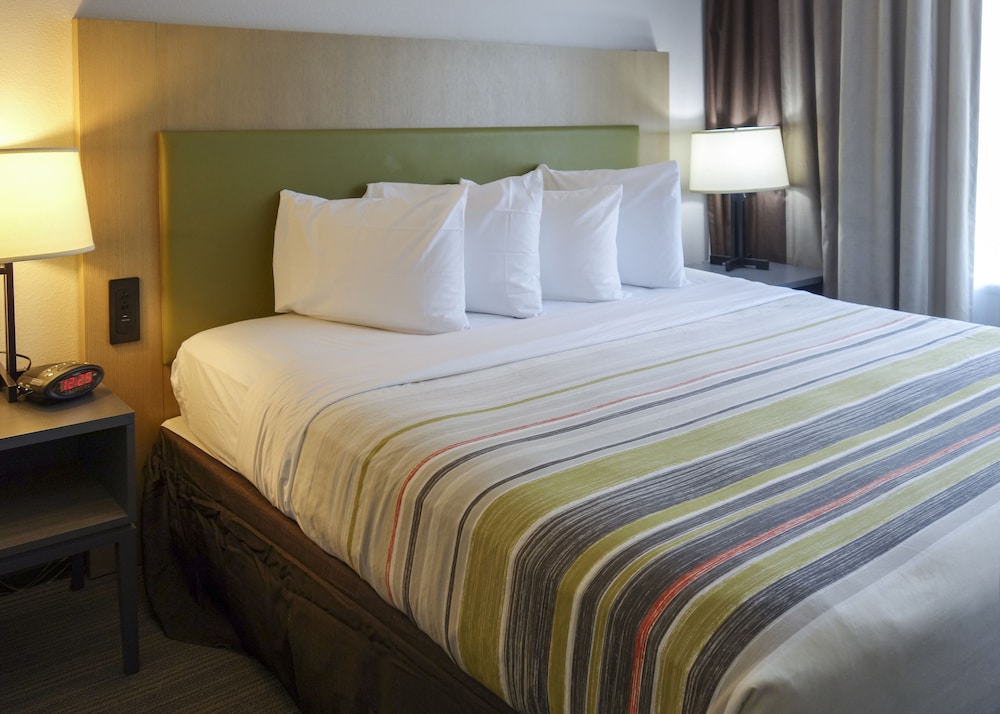 Studio Suite, 1 Queen Bed & 1 King Bed, Non Smoking photo 1
