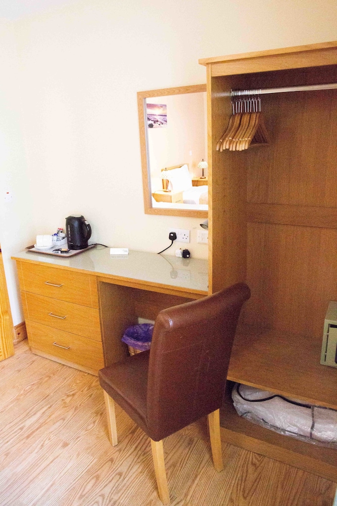 Twin Room - Photo 1